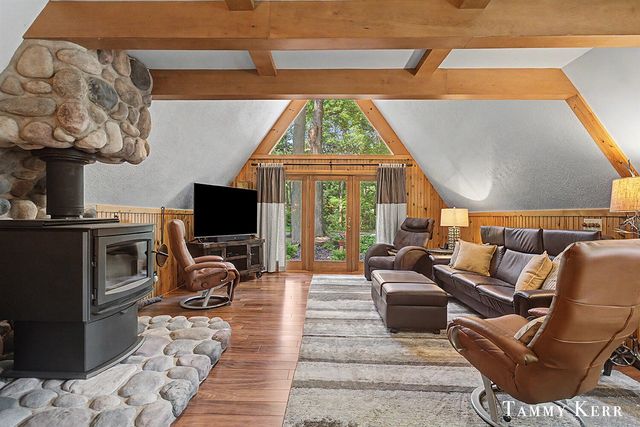 6051 Old Allegan Road, Saugatuck, MI 49453