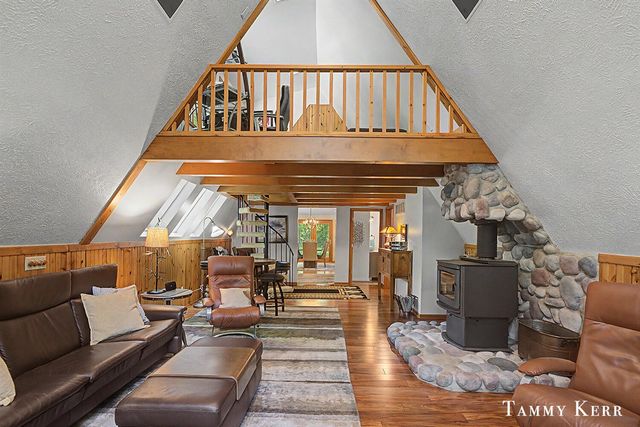 6051 Old Allegan Road, Saugatuck, MI 49453