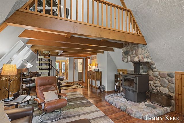 6051 Old Allegan Road, Saugatuck, MI 49453