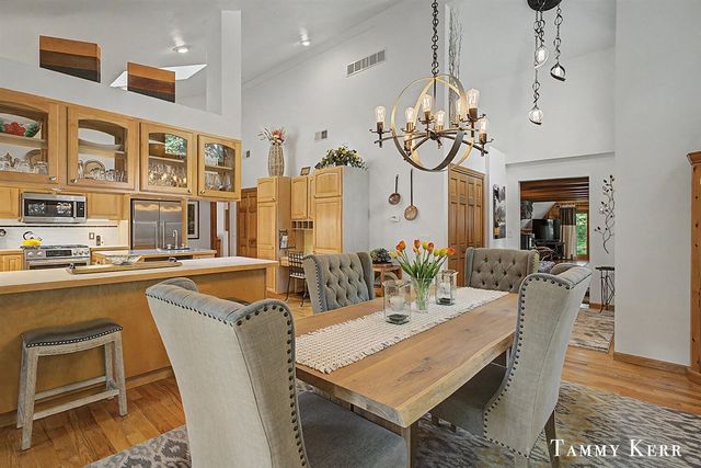 6051 Old Allegan Road, Saugatuck, MI 49453