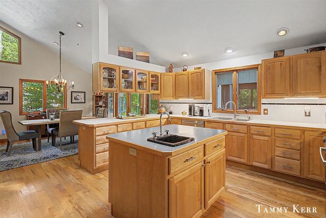 6051 Old Allegan Road, Saugatuck, MI 49453