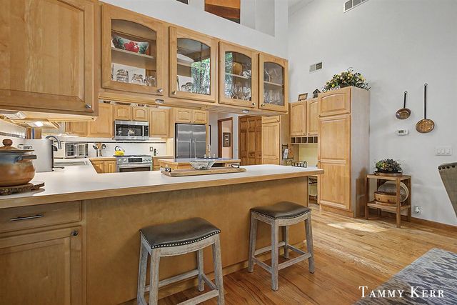 6051 Old Allegan Road, Saugatuck, MI 49453