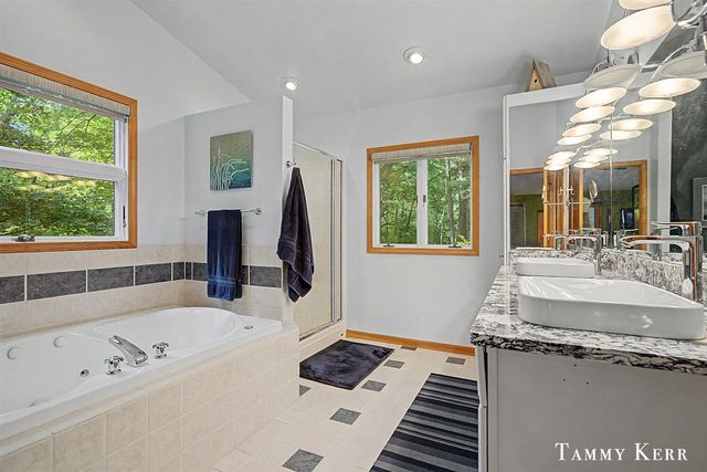6051 Old Allegan Road, Saugatuck, MI 49453