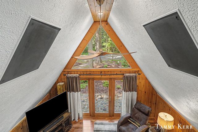 6051 Old Allegan Road, Saugatuck, MI 49453