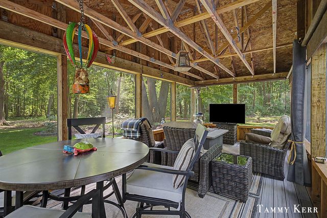 6051 Old Allegan Road, Saugatuck, MI 49453