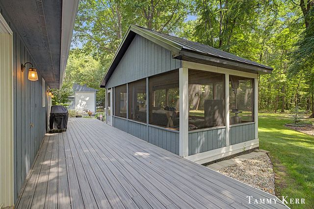 6051 Old Allegan Road, Saugatuck, MI 49453