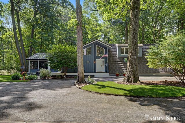 6051 Old Allegan Road, Saugatuck, MI 49453