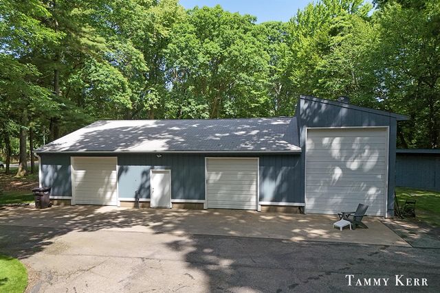 6051 Old Allegan Road, Saugatuck, MI 49453