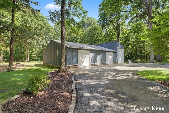 6051 Old Allegan Road, Saugatuck, MI 49453