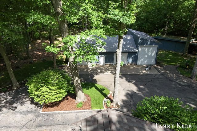 6051 Old Allegan Road, Saugatuck, MI 49453