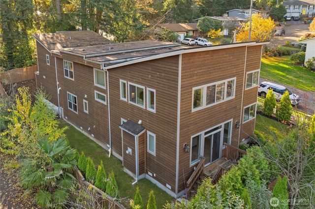 14540 Stone Avenue N, Shoreline, WA 98133