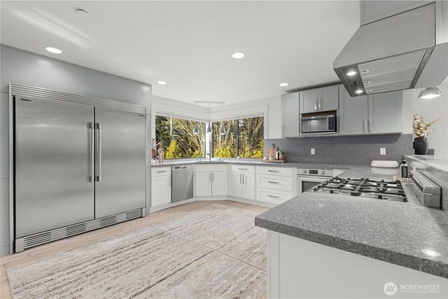 14540 Stone Avenue N, Shoreline, WA 98133