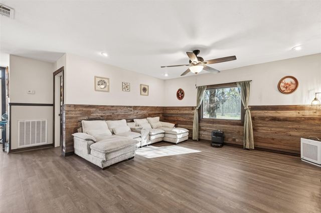 38241 N Bonnie Lake Drive, Hempstead, TX 77445