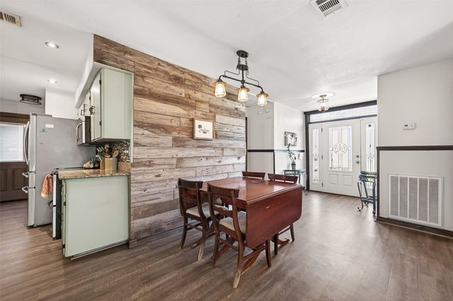 38241 N Bonnie Lake Drive, Hempstead, TX 77445