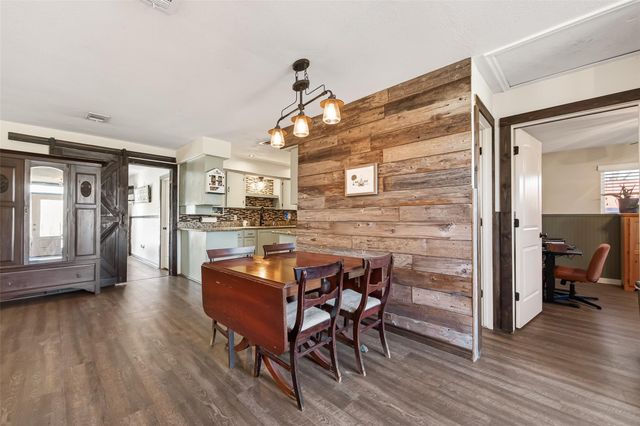 38241 N Bonnie Lake Drive, Hempstead, TX 77445