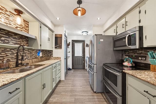 38241 N Bonnie Lake Drive, Hempstead, TX 77445