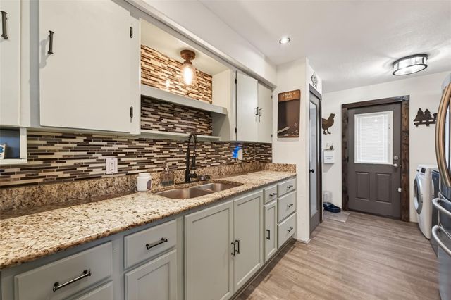 38241 N Bonnie Lake Drive, Hempstead, TX 77445