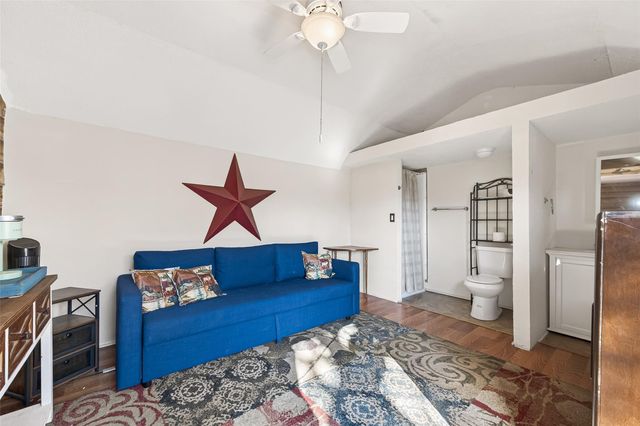 38241 N Bonnie Lake Drive, Hempstead, TX 77445