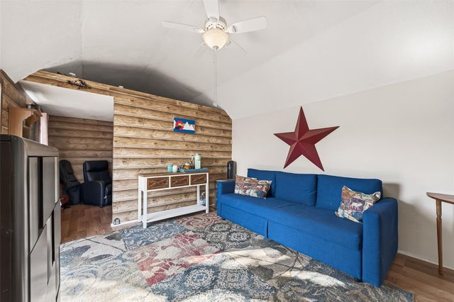 38241 N Bonnie Lake Drive, Hempstead, TX 77445