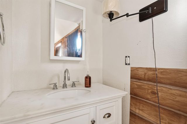 38241 N Bonnie Lake Drive, Hempstead, TX 77445