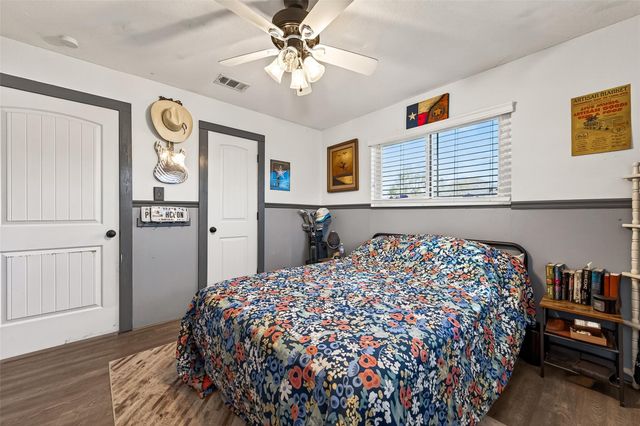 38241 N Bonnie Lake Drive, Hempstead, TX 77445