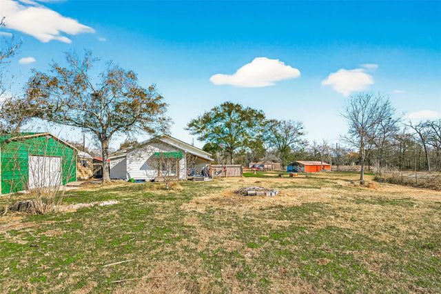 38241 N Bonnie Lake Drive, Hempstead, TX 77445