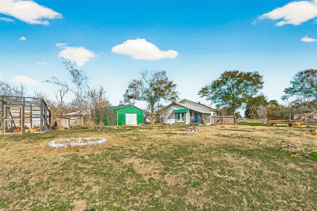 38241 N Bonnie Lake Drive, Hempstead, TX 77445