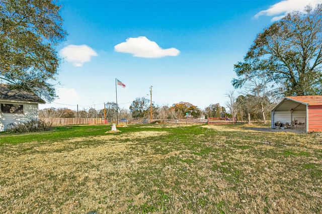 38241 N Bonnie Lake Drive, Hempstead, TX 77445