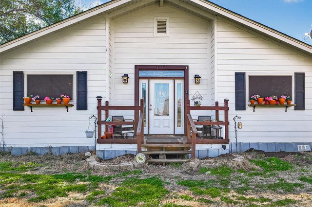 38241 N Bonnie Lake Drive, Hempstead, TX 77445