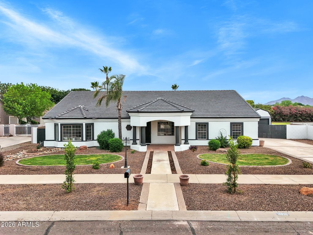 Image 2 of property listing at 19935 E ARROYO Court, Queen Creek, AZ 85142
