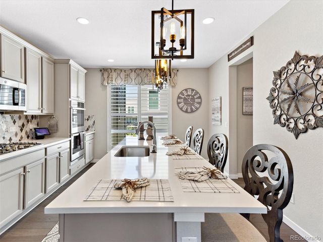 2578 Palau Way, Castle Rock, CO 80109