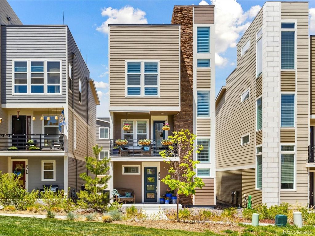 2578 Palau Way, Castle Rock, CO 80109