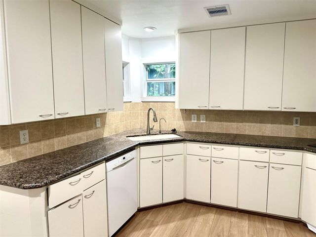 5223 Schuler Street, Houston, TX 77007