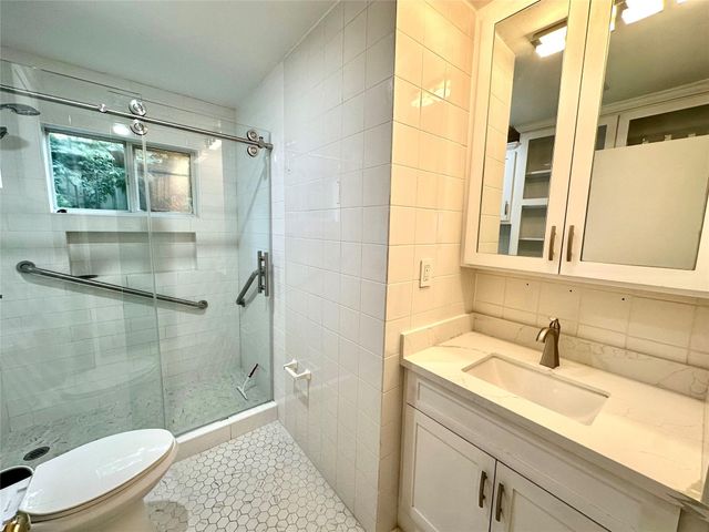 5223 Schuler Street, Houston, TX 77007