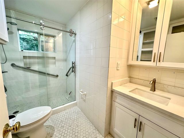 5223 Schuler Street, Houston, TX 77007