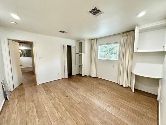5223 Schuler Street, Houston, TX 77007