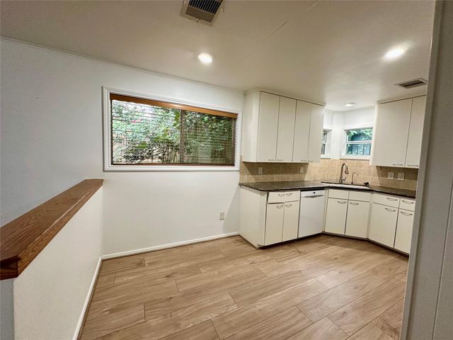 5223 Schuler Street, Houston, TX 77007