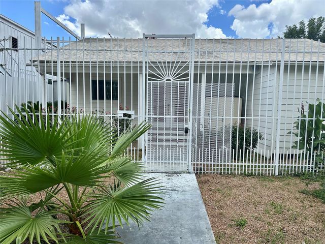 5223 Schuler Street, Houston, TX 77007