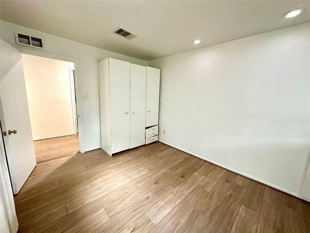 5223 Schuler Street, Houston, TX 77007