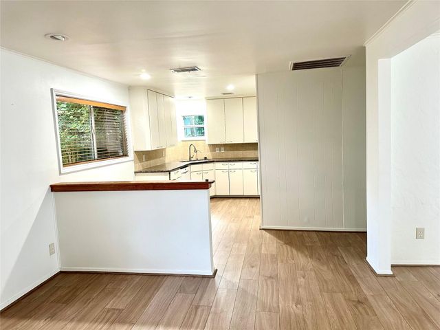 5223 Schuler Street, Houston, TX 77007