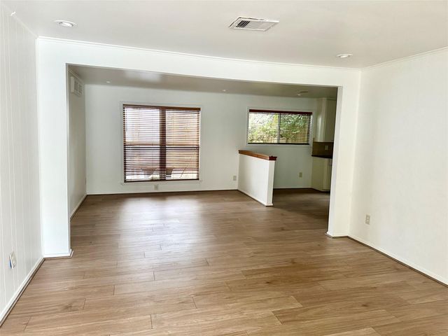 5223 Schuler Street, Houston, TX 77007