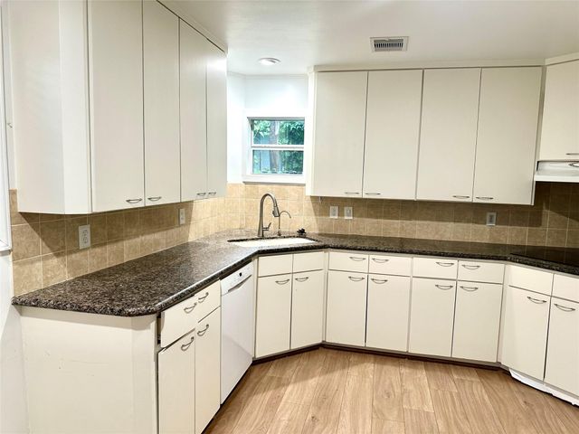 5223 Schuler Street, Houston, TX 77007