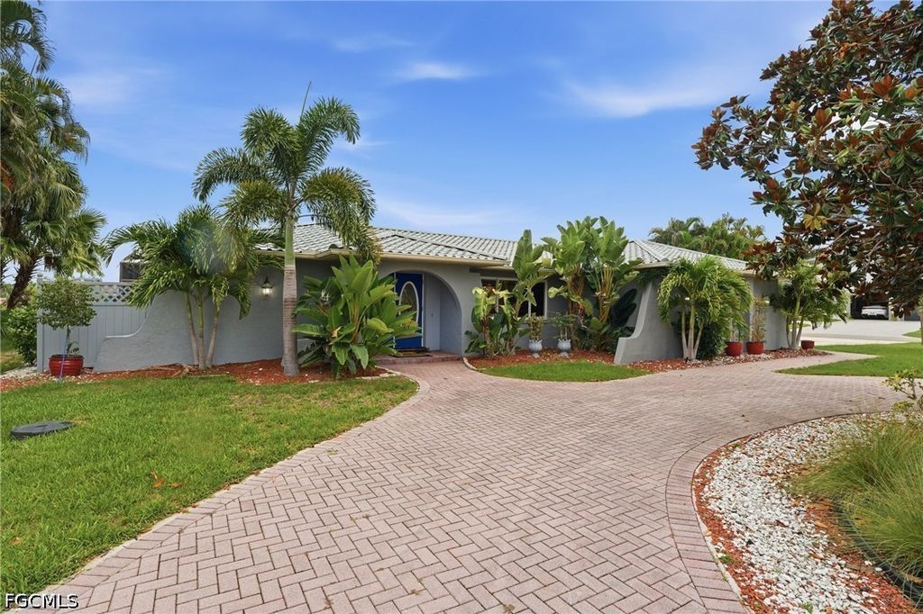 6114 Deer RUN, Fort Myers, FL 33908