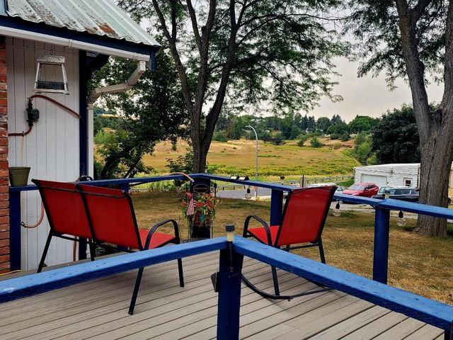 230 S Leslie St, Tekoa, WA 99033