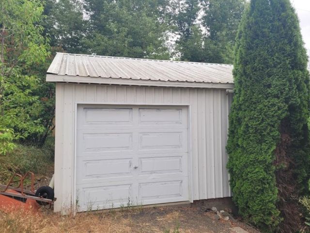 230 S Leslie St, Tekoa, WA 99033