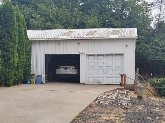 230 S Leslie St, Tekoa, WA 99033