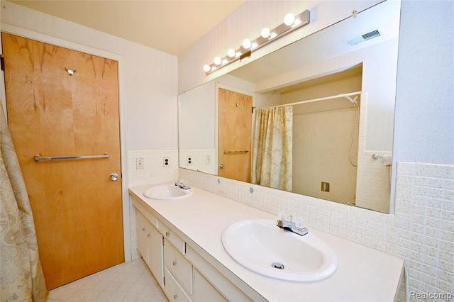 2648 Kopson Court, Bloomfield Hills, MI 48304