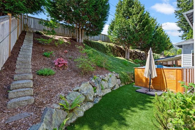 9206 234th Place SW, Edmonds, WA 98020