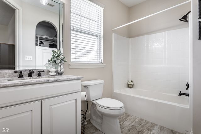 3929 Andretti Drive, Zionsville, IN 46077