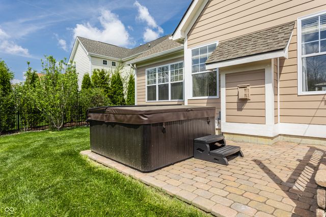 3929 Andretti Drive, Zionsville, IN 46077